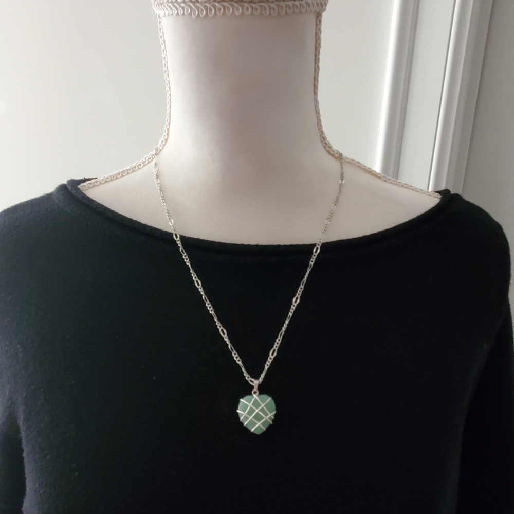 D2 Green Heart w/ Figaro Necklace - Picture 3 of 6